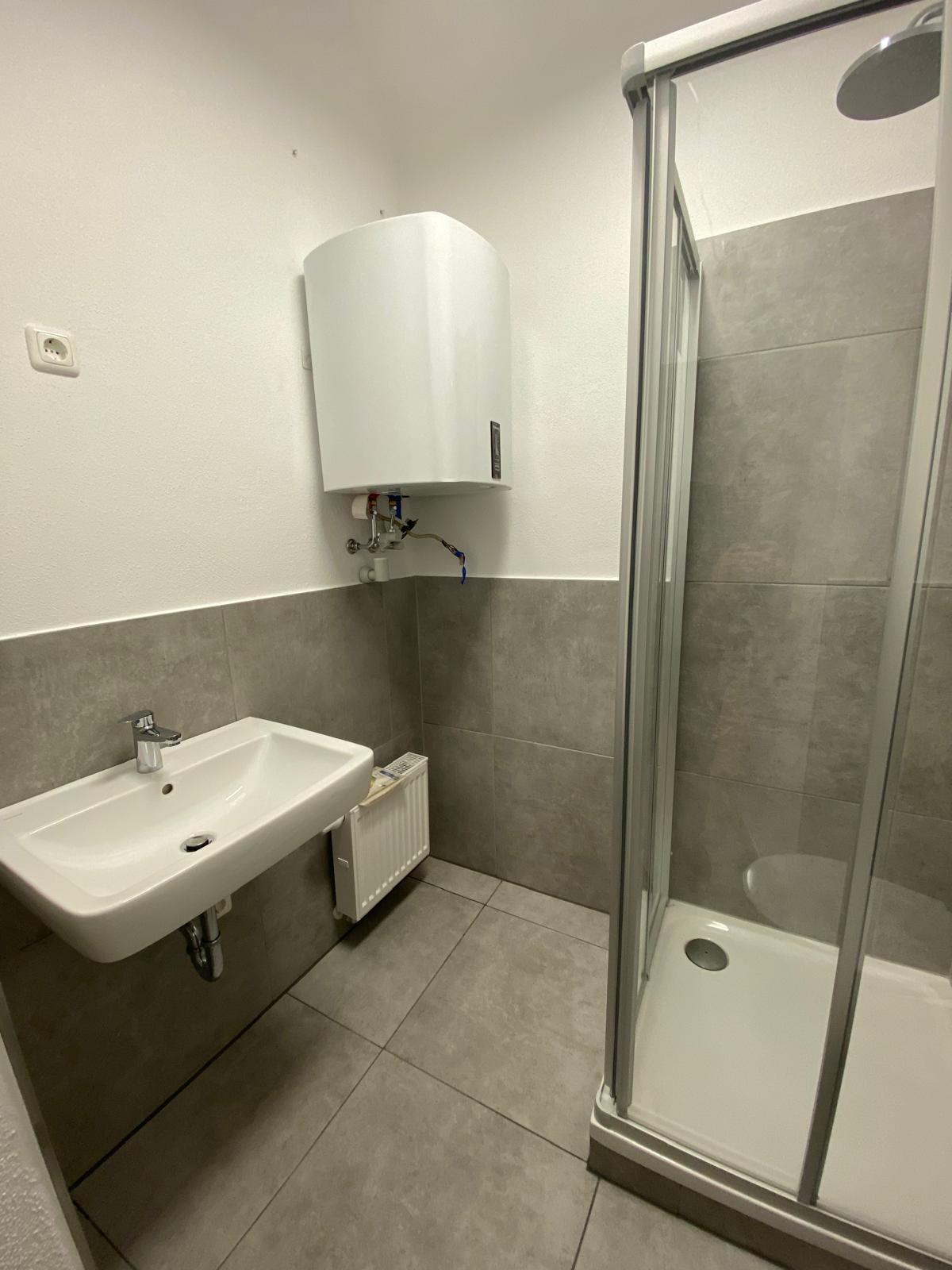 Badsanierung mit Dusche – Nach der Arbeit 3