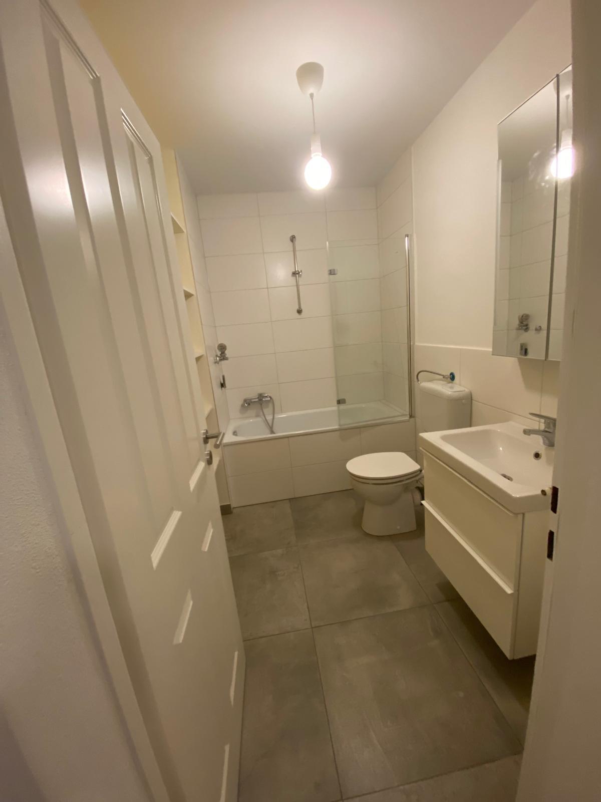 Badsanierung mit Badewanne – Nach der Arbeit 1